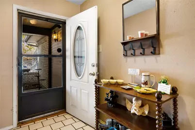 5711 Kingstree Court, Arlington, TX 76017 - Photo 3