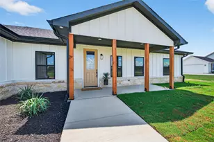 192 Brooks Ln, Sadler, TX 76264 - Photo 1