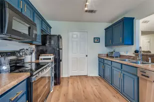 105 Camden Ct, Irving, TX 75061 - Photo 7