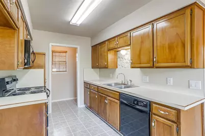 2295 E Renfro Street, Burleson, TX 76028 - Photo 15