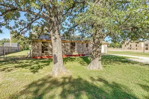 2295 E Renfro St, Burleson, TX 76028 - Photo 5
