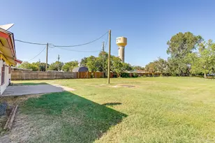2295 E Renfro St, Burleson, TX 76028 - Photo 37