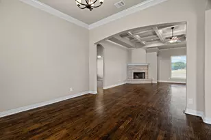 337 Kenyon Ct, Granbury, TX 76049 - Photo 3