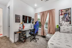 713 Wayne St, Dallas, TX 75223 - Photo 17