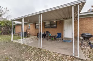 525 S Hampshire St, Saginaw, TX 76179 - Photo 11