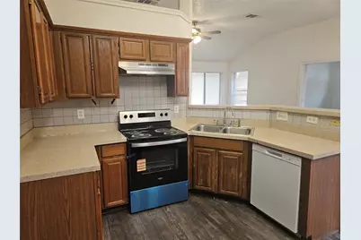 3104 Morning Meadow Lane, Grand Prairie, TX 75052 - Photo 3