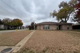 701 Boyd Dr, Grapevine, TX 76051 - Photo 1