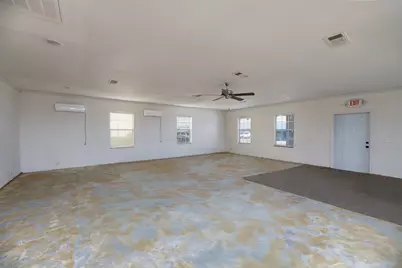 135 14th Street, Grand Prairie, TX 75050 - Photo 5