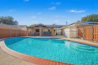 913 Sandhurst Drive, Plano, TX 75025 - Photo 5