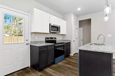 1832 E Broadway Avenue, Fort Worth, TX 76104 - Photo 5