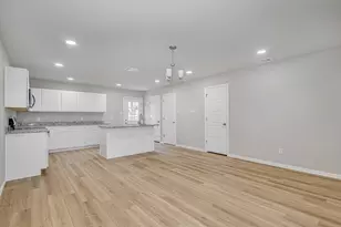 1128 E Broadway Ave, Fort Worth, TX 76104 - Photo 13