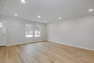 1128 E Broadway Ave, Fort Worth, TX 76104 - Photo 9