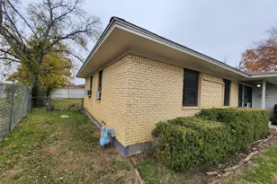 843 Harbor Dr, Lewisville, TX 75057 - Photo 3