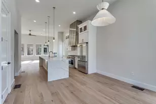 250 E Dallas Rd, Grapevine, TX 76051 - Photo 17