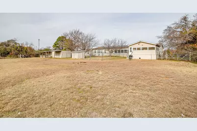 6724 Midway Road, Springtown, TX 76082 - Photo 35