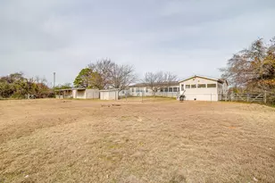 6724 Midway Rd, Springtown, TX 76082 - Photo 35