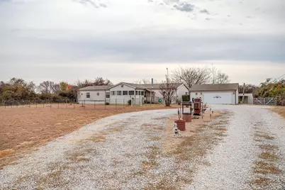 6724 Midway Road, Springtown, TX 76082 - Photo 3