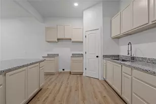 1126 N 13th St, Waco, TX 76707 - Photo 13