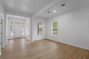 1126 N 13th St, Waco, TX 76707 - Photo 9