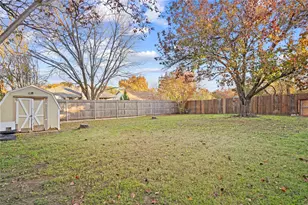 8236 Lara Ln, Watauga, TX 76148 - Photo 23