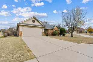 113 Redbud Ln, Weatherford, TX 76086 - Photo 3