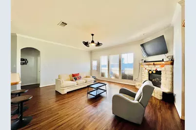 9220 Edgemont Drive, North Richland Hills, TX 76182 - Photo 5