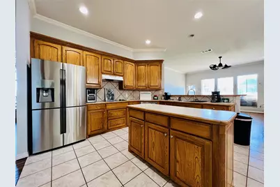 9220 Edgemont Drive, North Richland Hills, TX 76182 - Photo 9