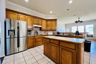 9220 Edgemont Dr, North Richland Hills, TX 76182 - Photo 9