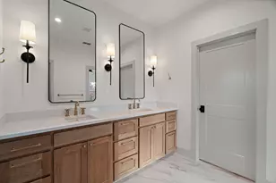 3812 E Port Ridglea Ct, Granbury, TX 76049 - Photo 17