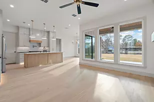 3812 E Port Ridglea Ct, Granbury, TX 76049 - Photo 1