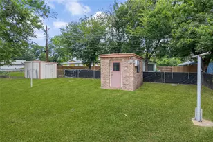 5229 Ira Street N, Haltom City, TX 76117 - Photo 31