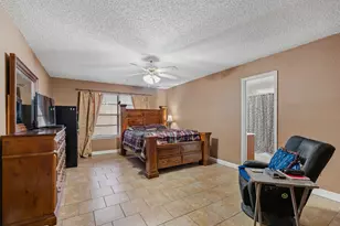 621 Royal Valley Rd, Grand Prairie, TX 75052 - Photo 17