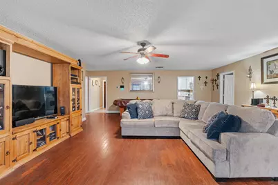 621 Royal Valley Road, Grand Prairie, TX 75052 - Photo 15