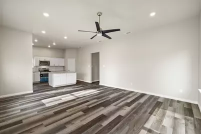 200 Avenue B, Ennis, TX 75119 - Photo 9