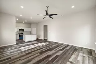 200 Ave B, Ennis, TX 75119 - Photo 9