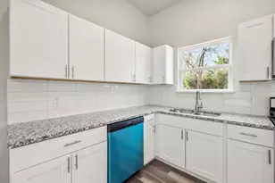 200 Ave B, Ennis, TX 75119 - Photo 5