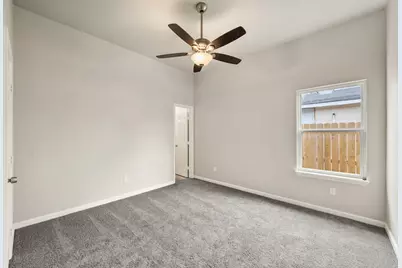 200 Avenue B, Ennis, TX 75119 - Photo 13