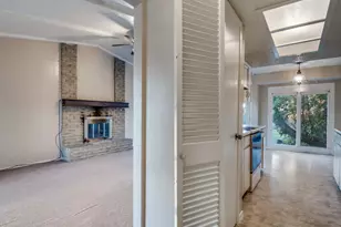 2013 Snowmass Ln, Garland, TX 75044 - Photo 3