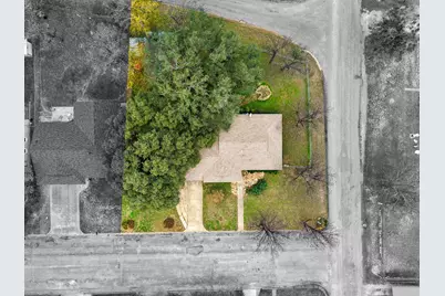 1002 W Woodlawn Street, San Saba, TX 76877 - Photo 1