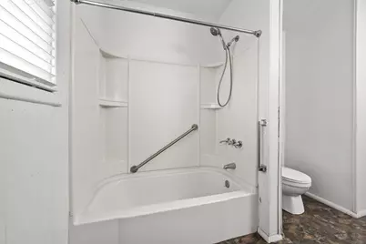 1002 W Woodlawn Street, San Saba, TX 76877 - Photo 9