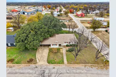 1002 W Woodlawn Street, San Saba, TX 76877 - Photo 15