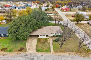 1002 W Woodlawn St, San Saba, TX 76877 - Photo 15