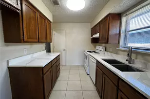 2546 Windy Pine Ln, Arlington, TX 76015 - Photo 11