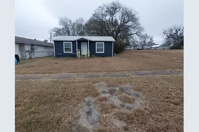 403 E Sears Street, Denison, TX 75021 - Photo 1