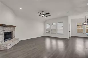 396 N Montague St, Pilot Point, TX 76258 - Photo 3