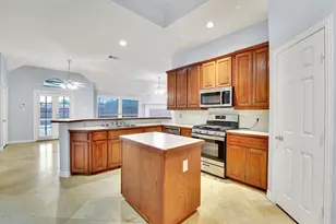 1211 Greenway Dr, Allen, TX 75013 - Photo 9