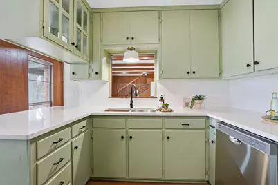 8625 Marys Creek Drive, Benbrook, TX 76116 - Photo 7