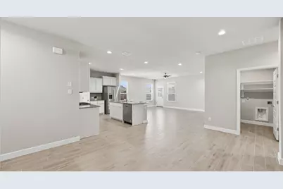 1905 Jackson Street, Cleburne, TX 76033 - Photo 3