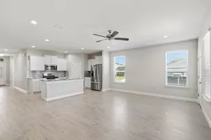 1905 Jackson St, Cleburne, TX 76033 - Photo 5