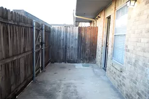 10232 Regal Oaks Dr, Dallas, TX 75243 - Photo 19